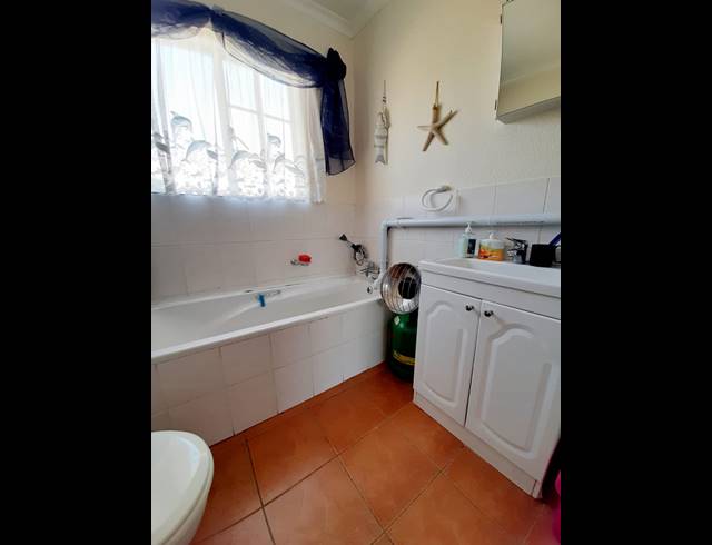 3 BEDROOM TOWNHOUSE FOR SALE IN SASOLBURG EXT 11